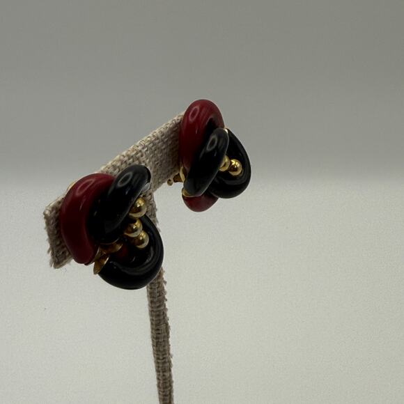 Vintage Red Black Clip-On Flower Earrings - Picture 4 of 4